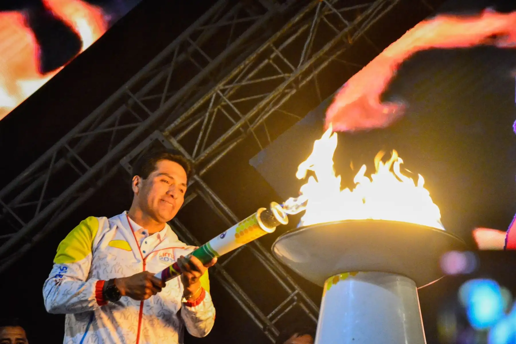 La Antorcha Panamericana llegó esta noche a la ciudad de Huaraz (Áncash), desde donde partió a Lima.