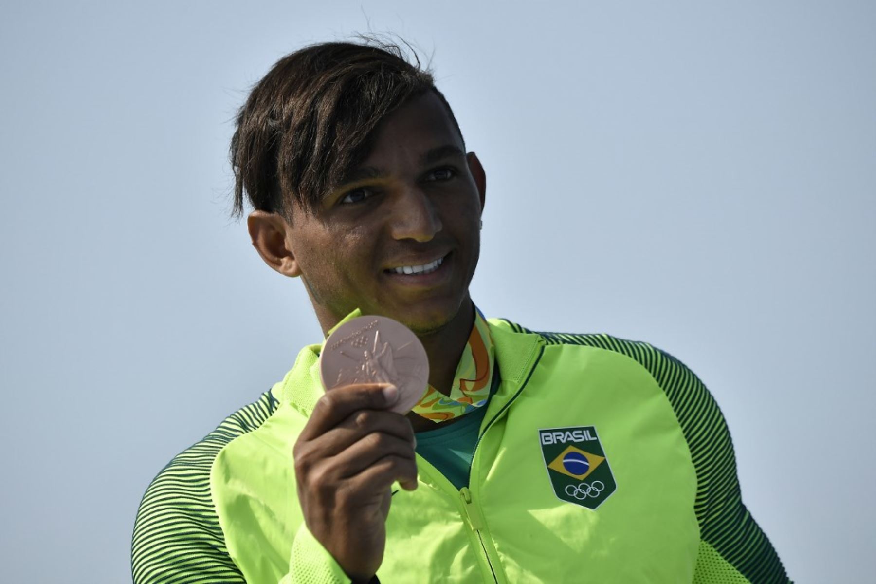 Isaquias Queiroz Dos Santos es una de las carta de medalla de oro de Brasil en canotaje