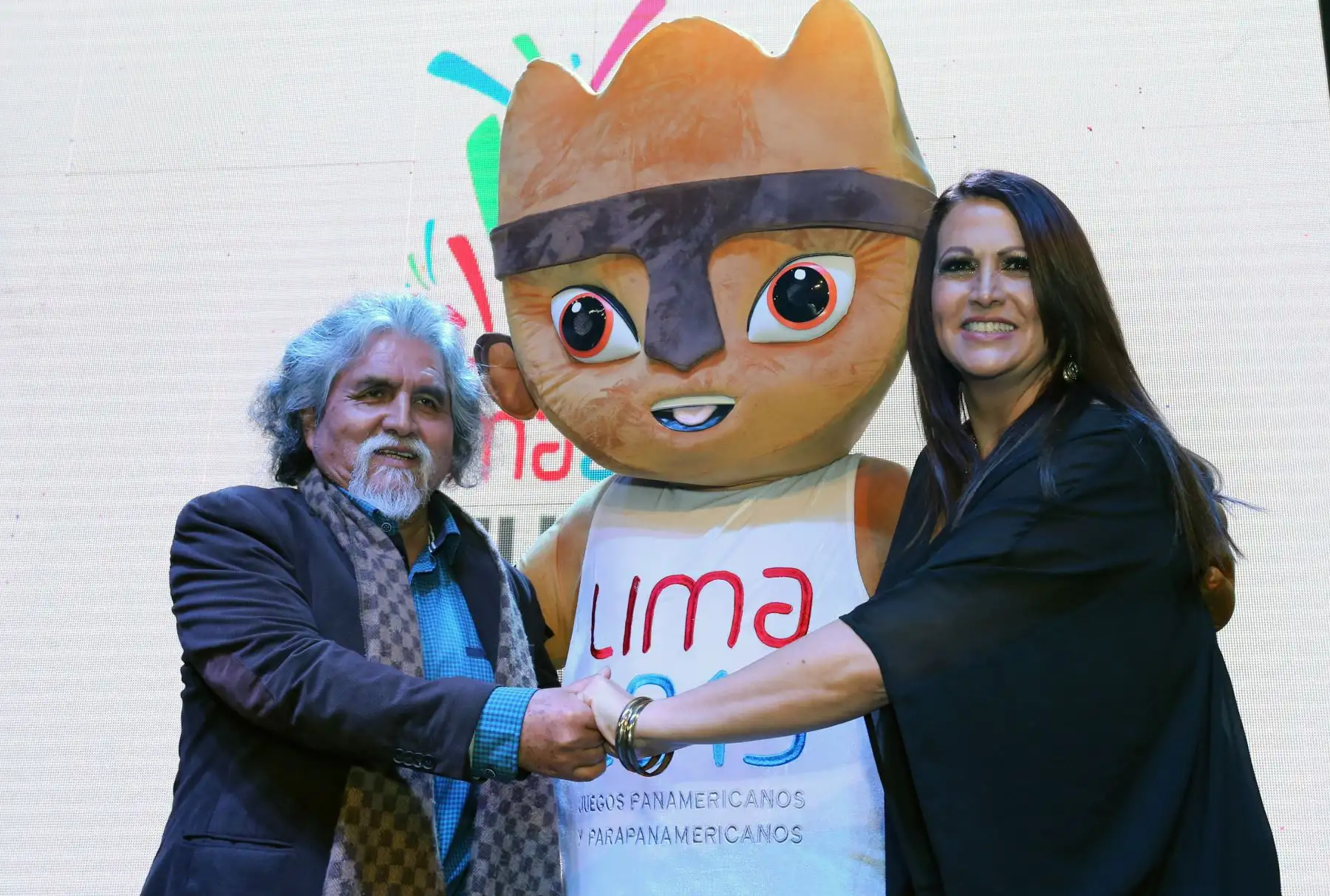 El cantante Manuelcha Prado y la cantante Fabiola de la Cuba se hacen presente en  el programa cultural " Culturaymi " de Lima 2019. Foto: ANDINA/Norman Córdova
