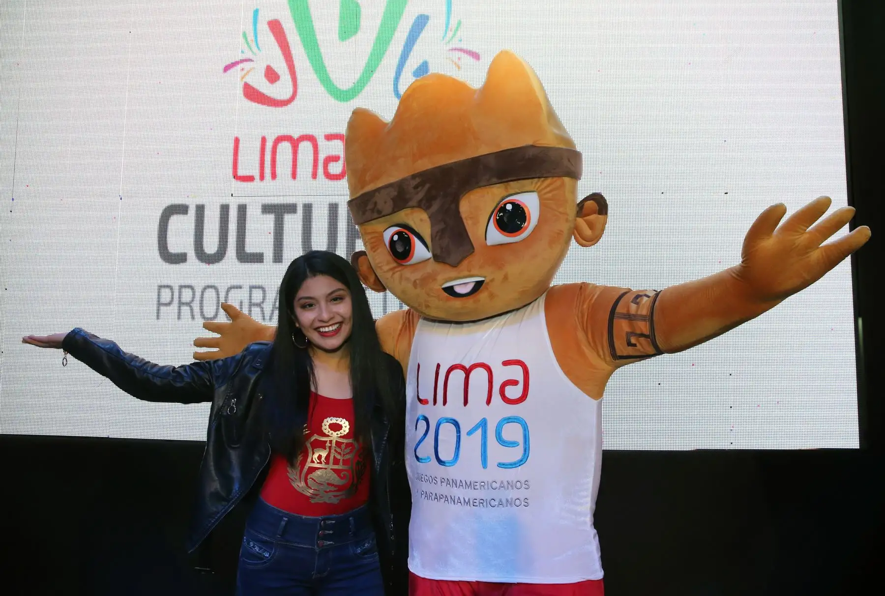 La cantante Wendy Sulca se hace presente en  el programa cultural " Culturaymi " de Lima 2019. 
Foto: ANDINA/Norman Córdova