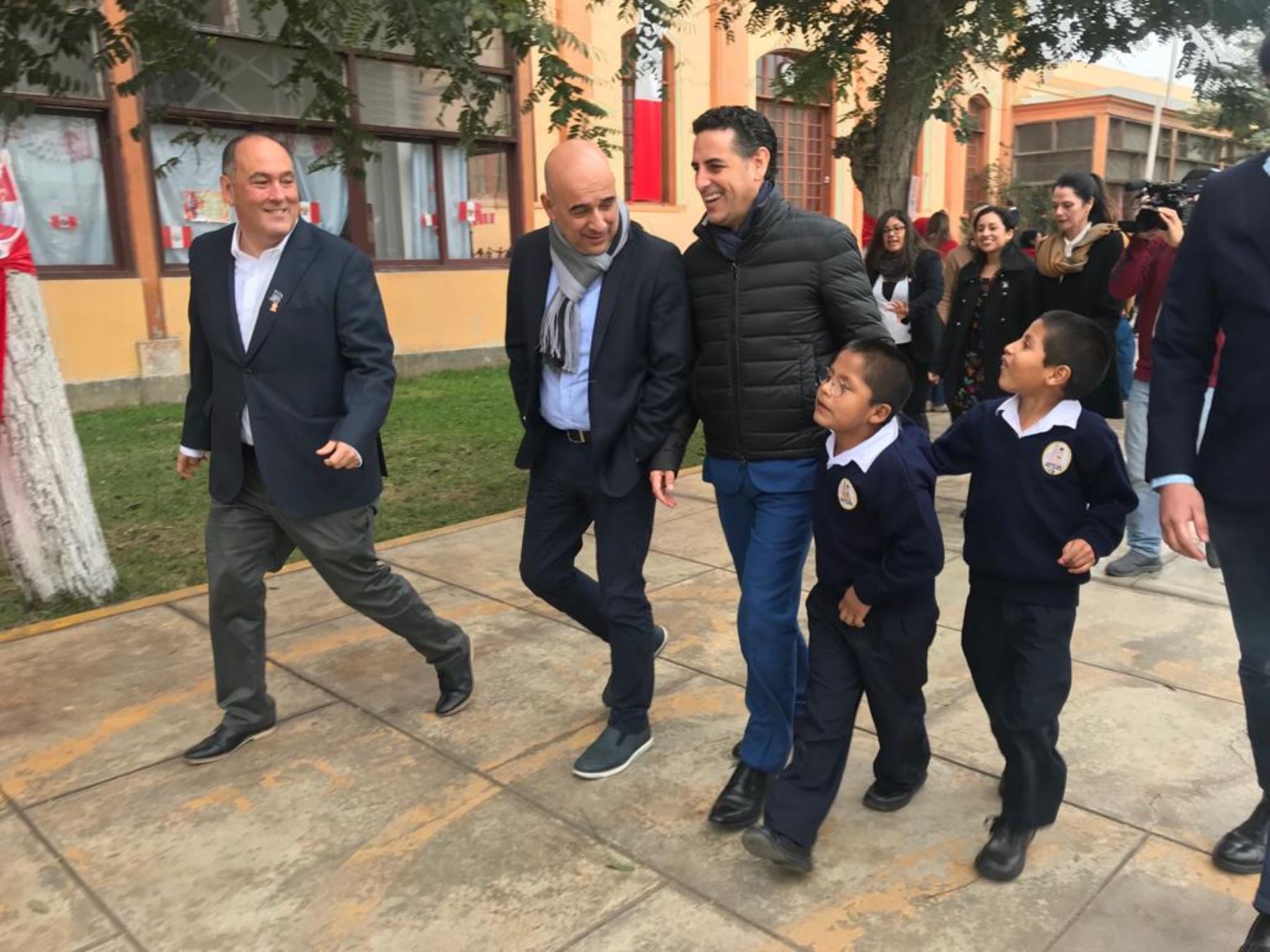 Niños del Puericultorio Pérez Araníbar conocieron a Juan Diego Flórez y podrán ser parte de Sinfonía por el Perú.
