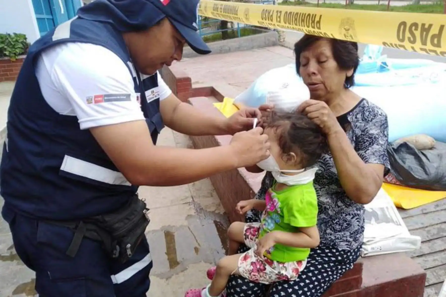 Minsa desplegó más de 20 brigadistas de emergencias y desastres en la zona afectada por el proceso eruptivo del volcán Ubinas, en Moquegua. ANDINA/Difusión