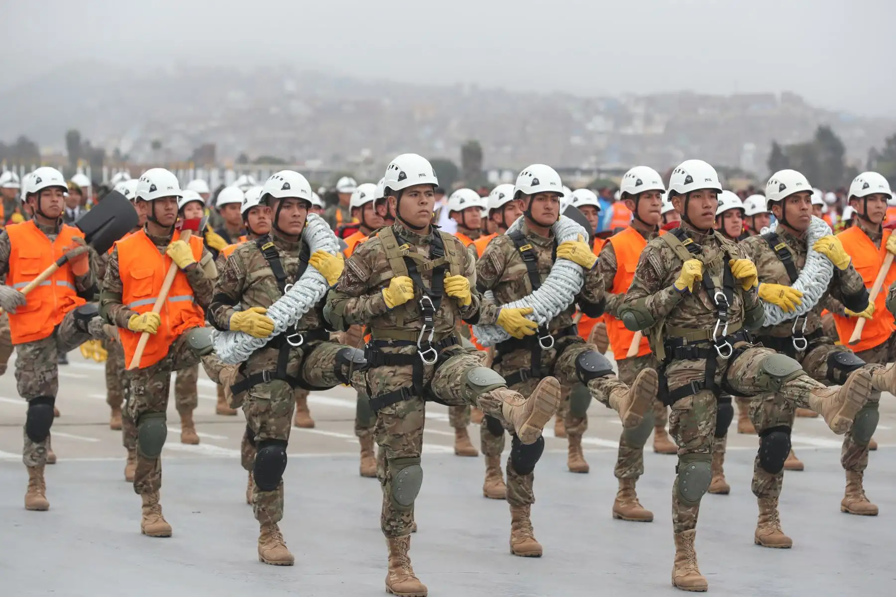 Con Orgullo Peruano, este 29 de julio celebraremos juntos nuestro 198.º aniversario patrio en la Gran Parada y Desfile Cívico Militar. Así ensayan los diversos agrupamientos y delegaciones que participarán en el Desfile por El Perú.Foto:ANDINA/Mindef