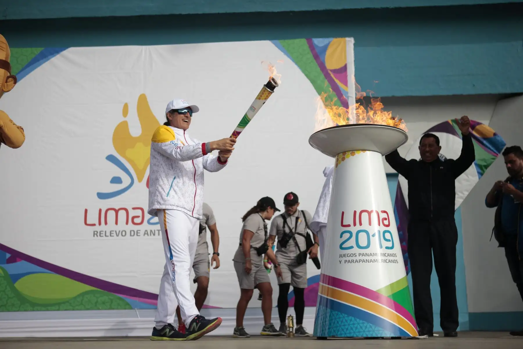 Carlos Alcántara en el recorrido de la antorcha de los Juegos Panamericanos Lima 2019  en la región Callao
Foto: ANDINA/Miguel Mejía