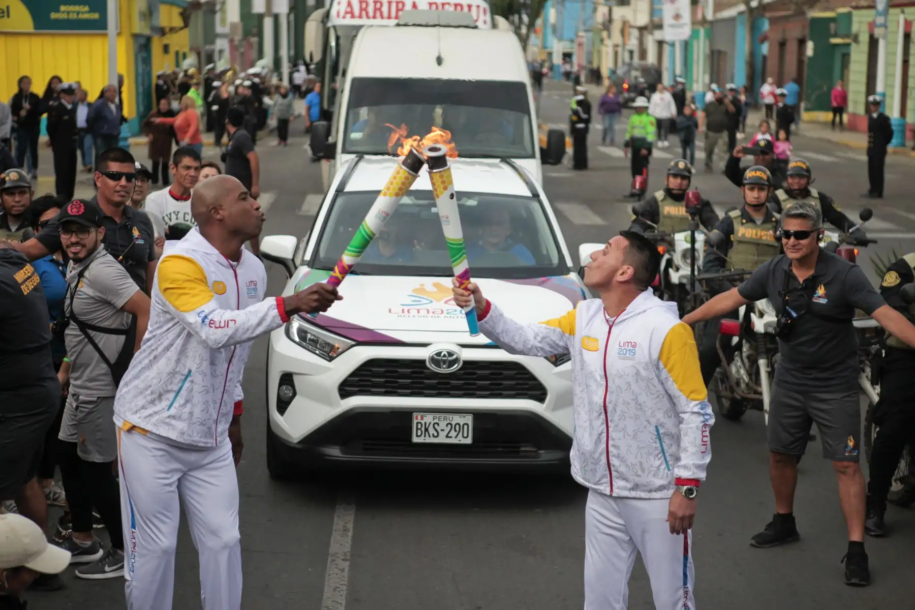 Luis Guadalupe en el recorrido de la antorcha de los Juegos Panamericanos Lima 2019  en la región Callao
Foto: ANDINA/Miguel Mejía
