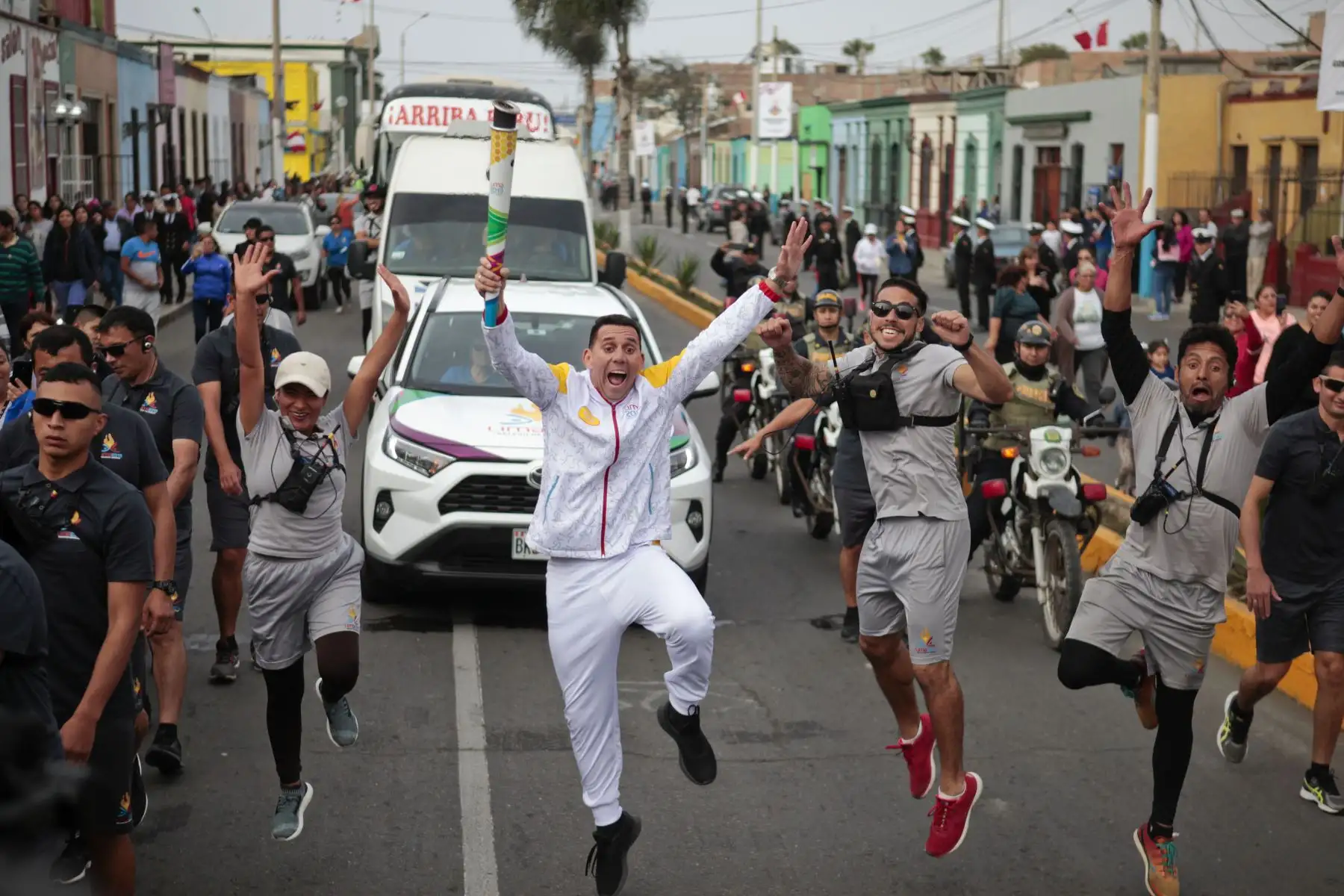 Miguel Rebosio en el recorrido de la antorcha de los Juegos Panamericanos Lima 2019  en la región Callao
Foto: ANDINA/Miguel Mejía