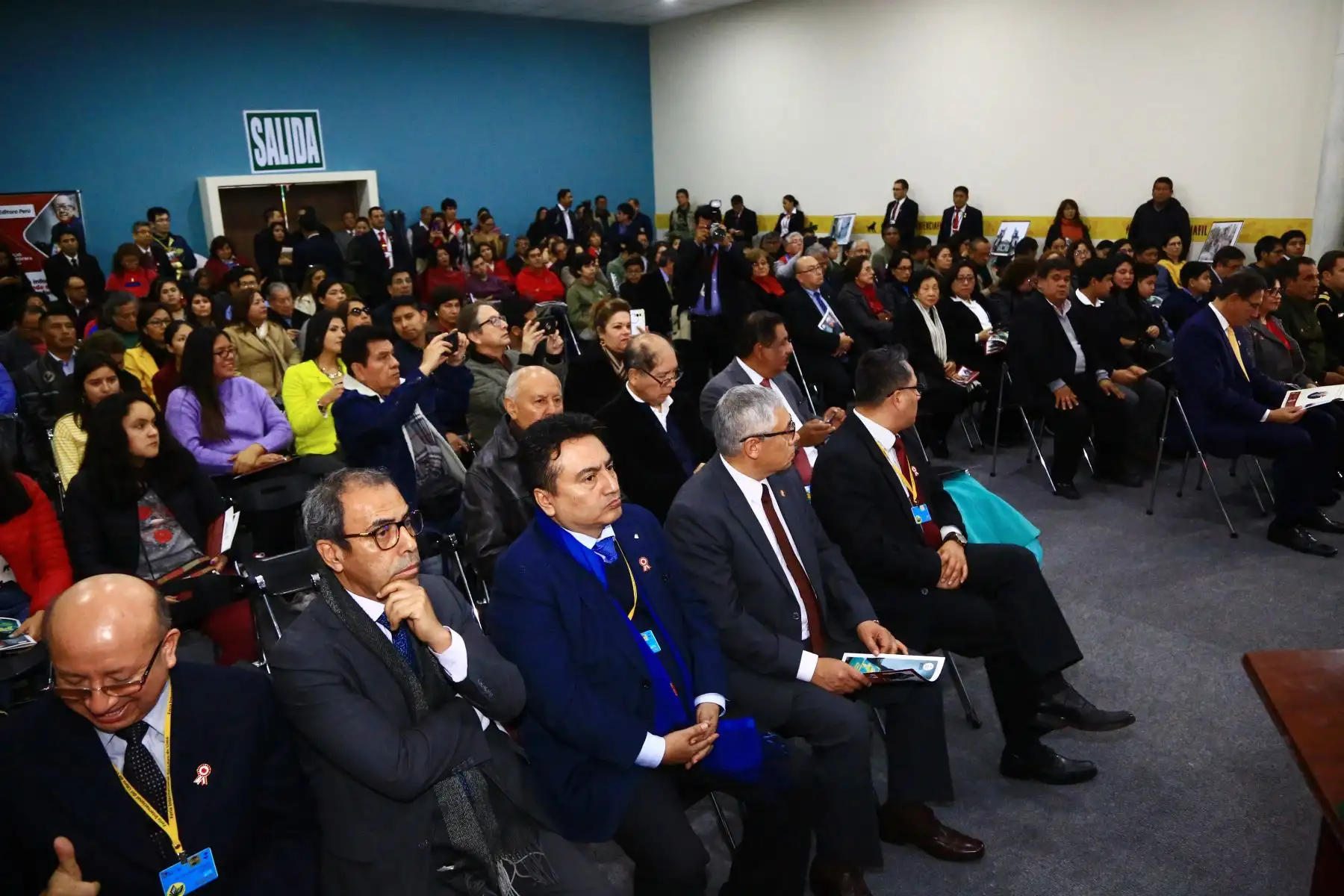 Presidente Martín Vizcarra participa en la presentación del libro "Gestión del riesgo de desastres en el siglo XXI" del reconocido ingeniero Julio Kuroiwa en la Feria Internacional del Libro de Lima.
Foto: ANDINA/Pedro Cárdenas