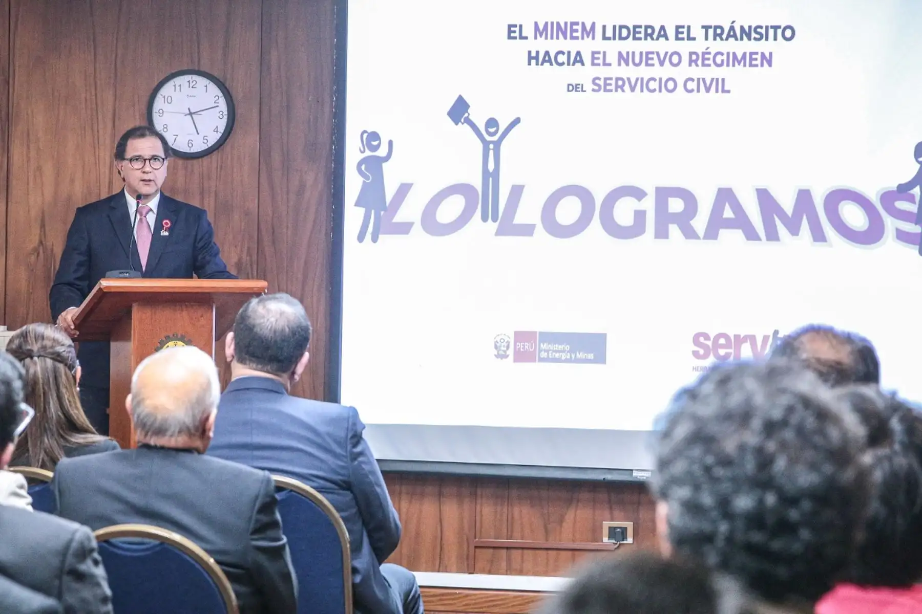 Ministro de Energía y Minas, Francisco Ísmodes. Foto: Cortesía.
