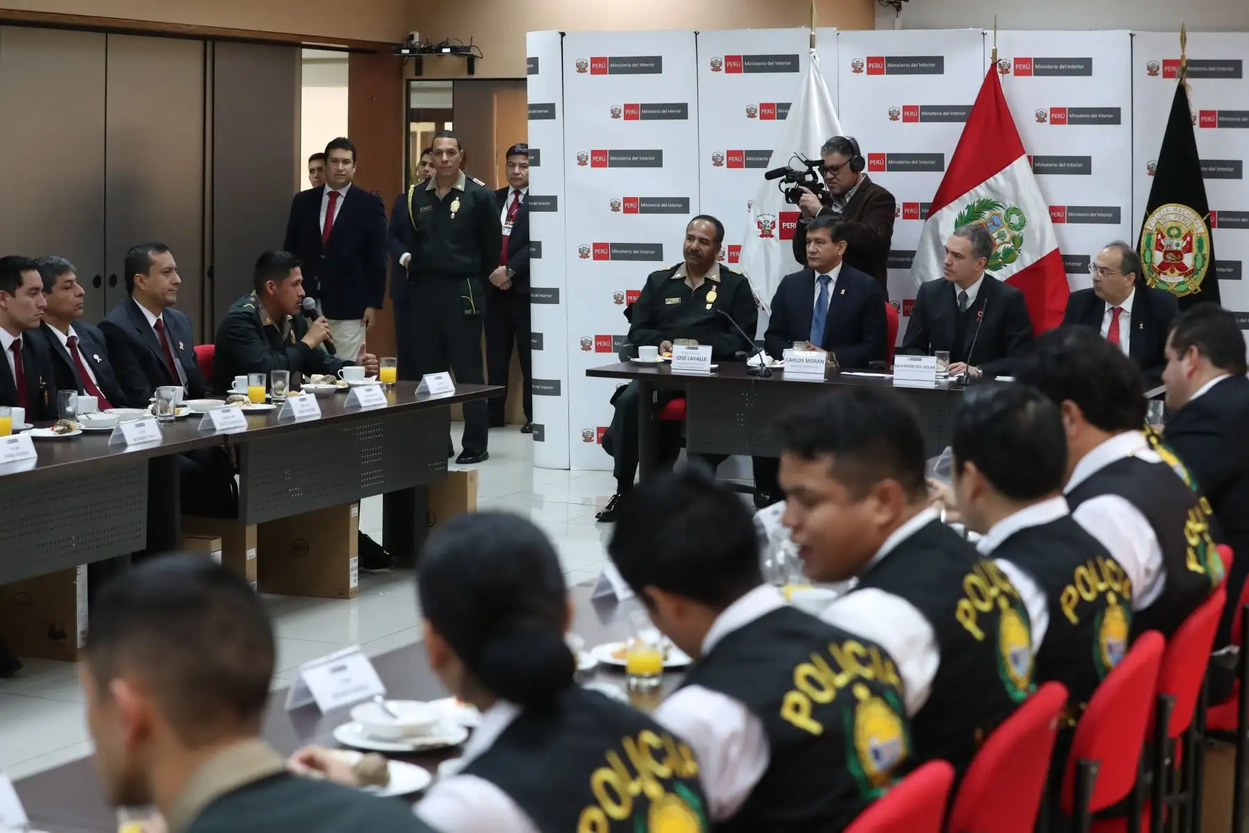 Presidente del Consejo de Ministros, Salvador del Solar, acude junto al titular del Interior, Carlos Morán, el comandante general de la Policía y otras autoridades al acto de reconocimiento de los policías destacados durante el mes de junio. Foto: ANDINA/Difusión