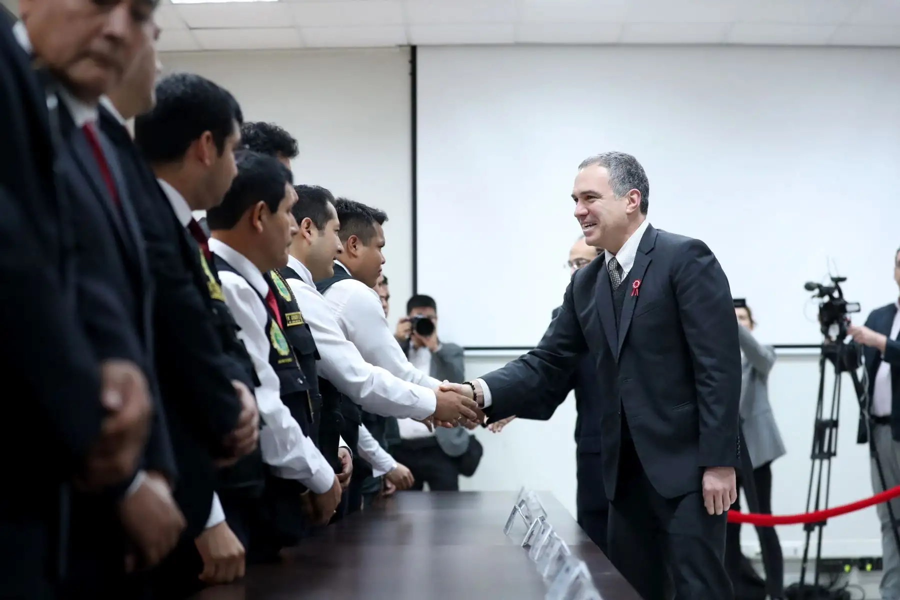 Presidente del Consejo de Ministros, Salvador del Solar, acude junto al titular del Interior, Carlos Morán, el comandante general de la Policía y otras autoridades al acto de reconocimiento de los policías destacados durante el mes de junio. Foto: ANDINA/Difusión