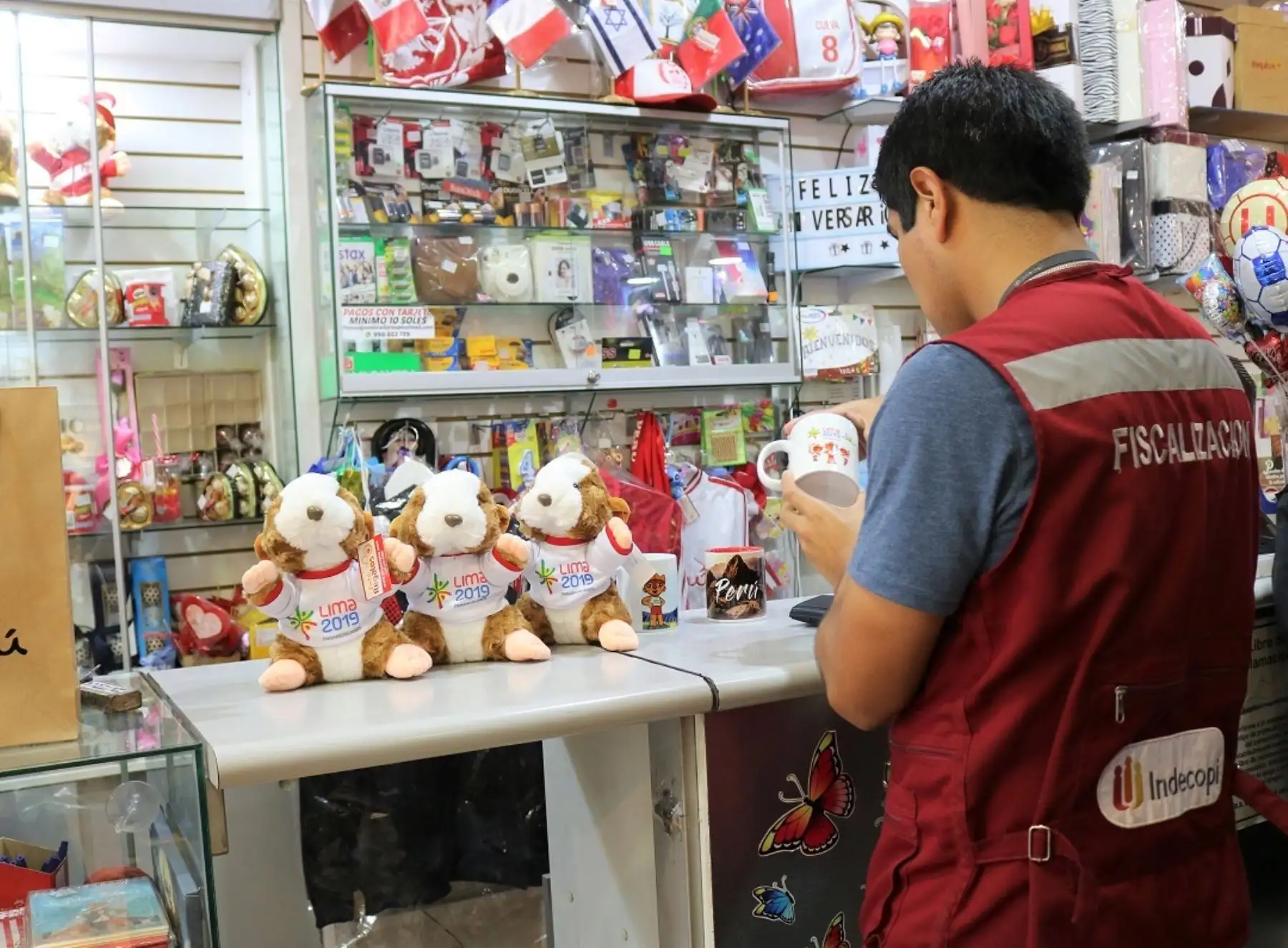 Indecopi supervisa comercialización de productos.