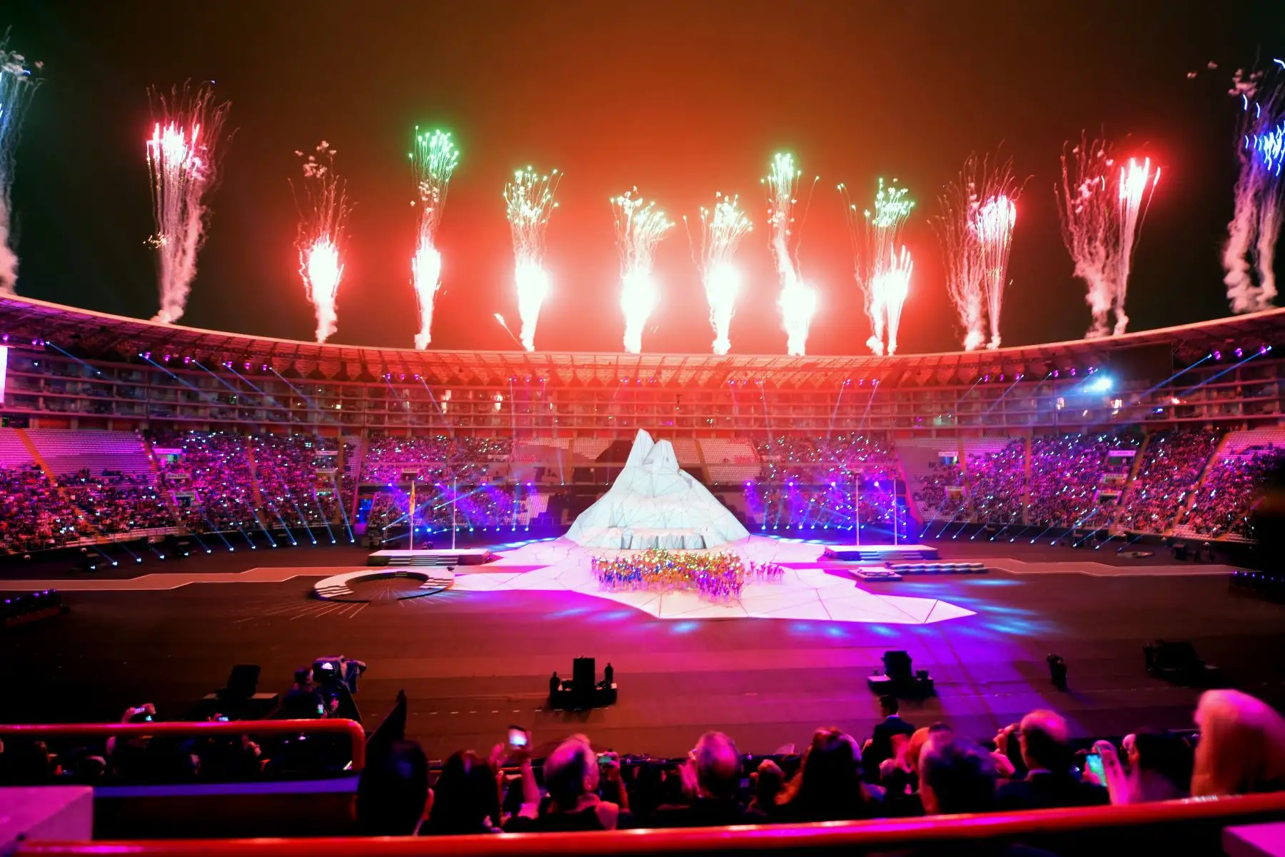 Vista general de la ceremonia de apertura de los Juegos Panamericanos de Lima 2019 en el Estadio Nacional de Lima, el 26 de julio de 2019. Los Juegos Panamericanos se extienden hasta el 11 de agosto. AFP