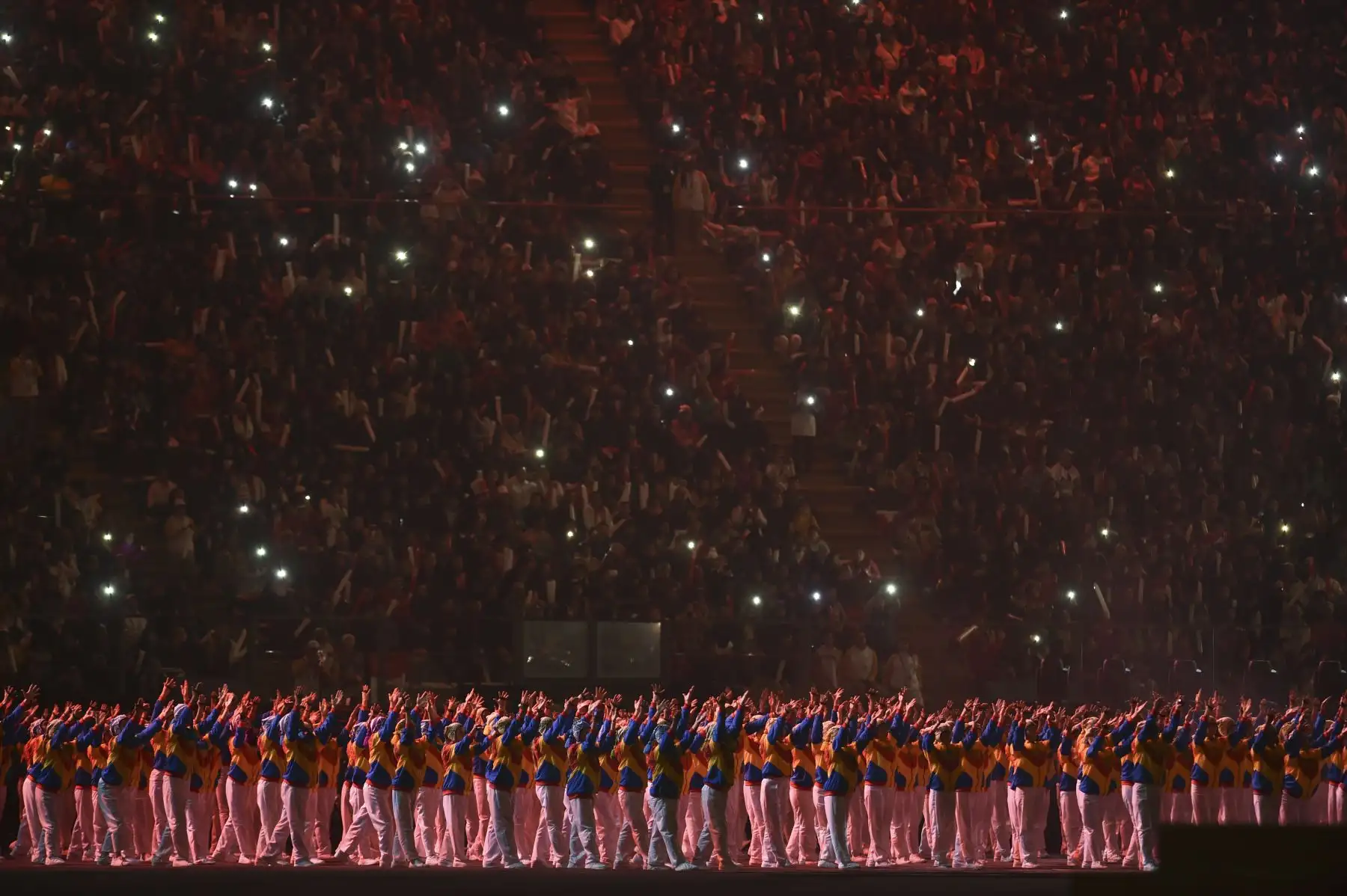 Los artistas se presentan durante la ceremonia de apertura de los Juegos Panamericanos de Lima 2019 en el Estadio Nacional de Lima, el 26 de julio de 2019. Los Juegos Panamericanos se extienden hasta el 11 de agosto.
 AFP
