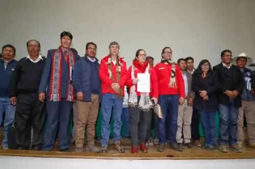 Tras el diálogo entre el Ejecutivo y las autoridades regionales, locales y representantes de la sociedad civil sobre asuntos socioambientales de la cuenca del río Llallimayo, en Puno, se logró suspender de manera temporal el paro que acataban los pobladores en la provincia puneña de Melgar en protesta por la contaminación de dicha cuenca.