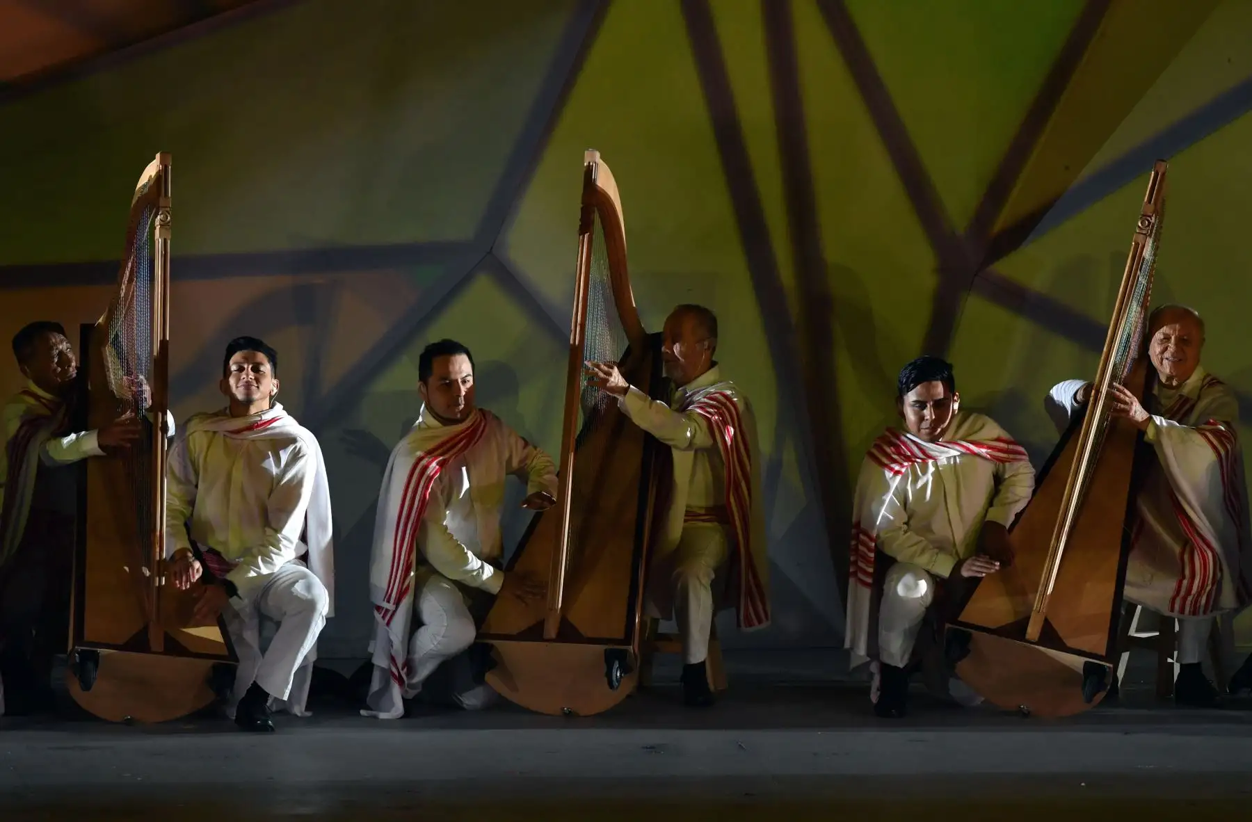 Los músicos se presentan durante la ceremonia de apertura de los Juegos Panamericanos de Lima 2019 en el Estadio Nacional de Lima, el 26 de julio de 2019. Los Juegos Panamericanos se extienden hasta el 11 de agosto.
AFP