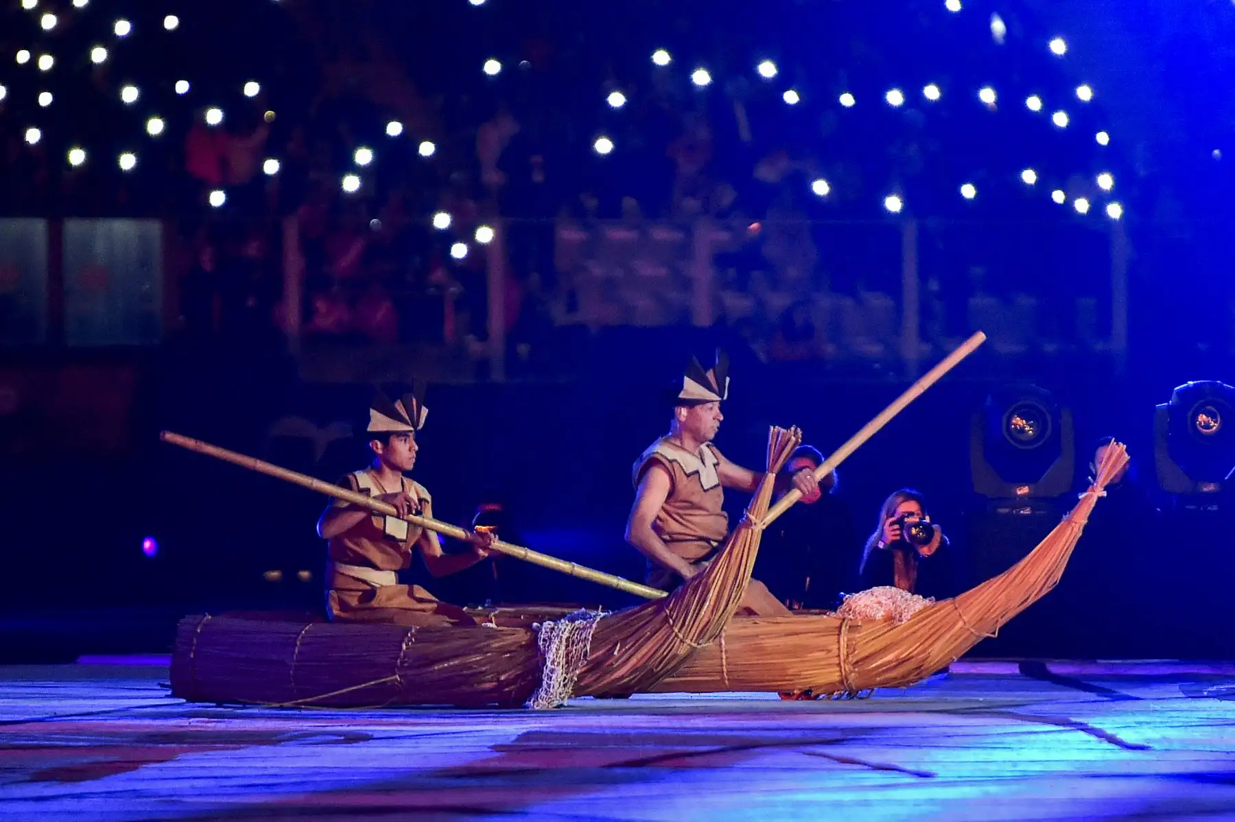 Los artistas se presentan durante la ceremonia de apertura de los Juegos Panamericanos de Lima 2019 en el Estadio Nacional de Lima, el 26 de julio de 2019. Los Juegos Panamericanos se extienden hasta el 11 de agosto.
AFP