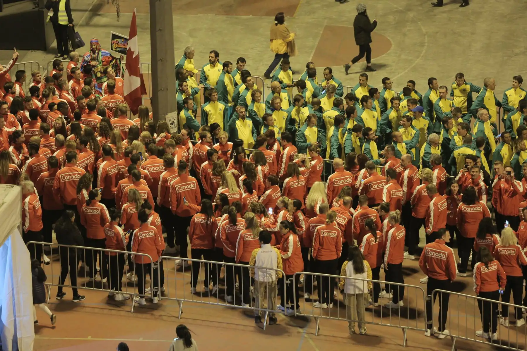 Ciudadanos del mundo se hacen presente en el Estadio Nacional para la inauguración de los juegos Panamericanos Lima 2019. Foto: ANDINA/David Huamaní