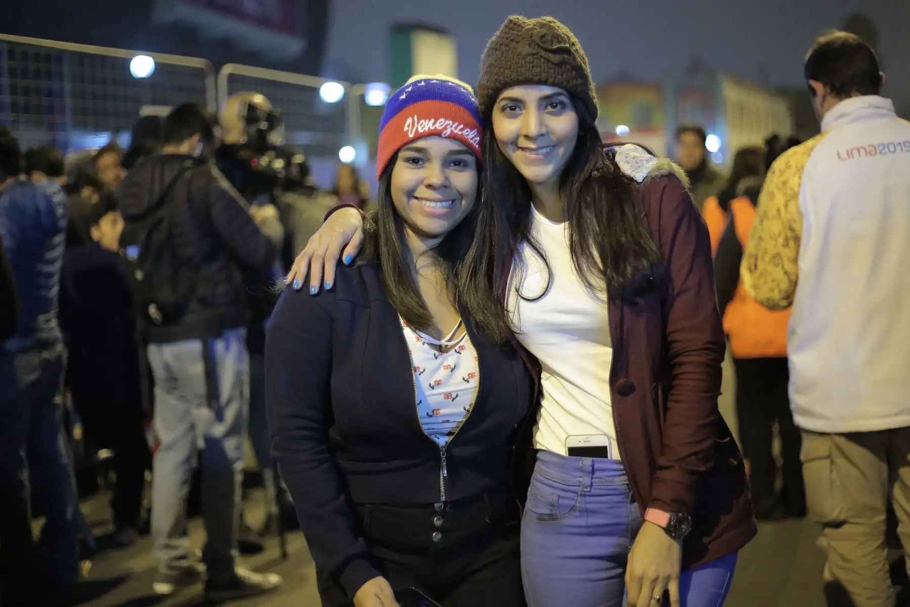 Ciudadanos del mundo se hacen presente en el Estadio Nacional para la inauguración de los juegos Panamericanos Lima 2019. Foto: ANDINA/David Huamaní