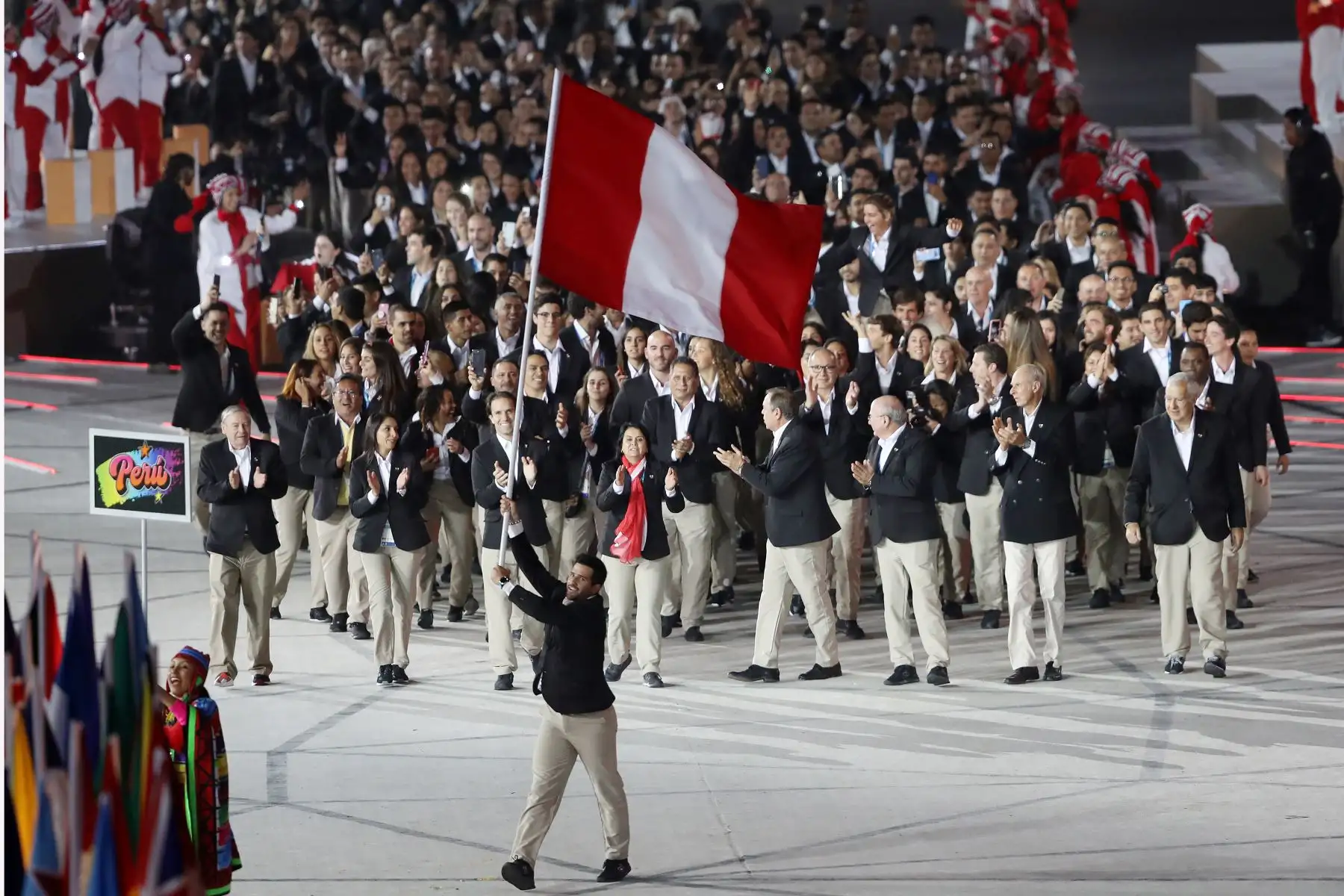 La delegación de Perú durante la ceremonia de apertura de los Juegos Panamericanos de Lima 2019 en el Estadio Nacional.
Foto: Lima 2019