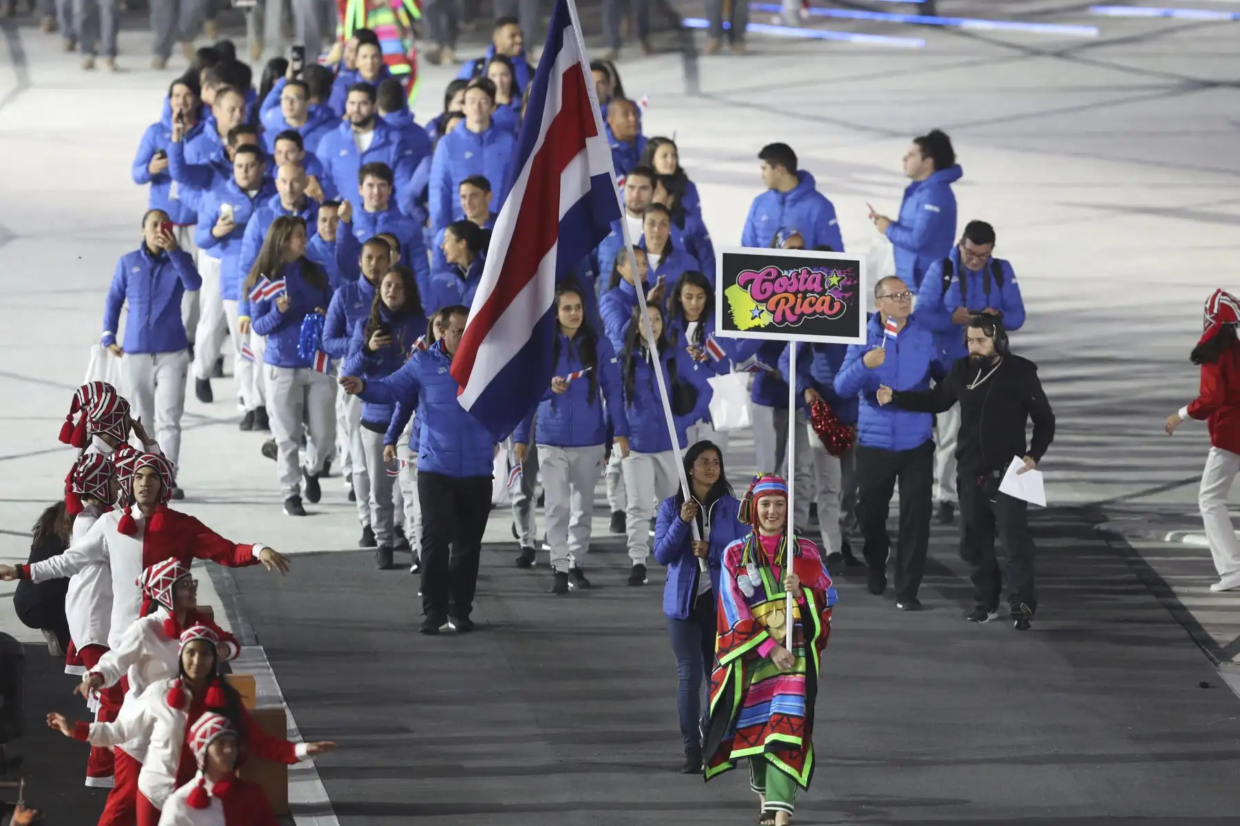 La delegación de Costa Rica está encabezada por el atleta Shirley Cruz durante la ceremonia de apertura de los Juegos Panamericanos, Lima 2019 en el Estadio Nacional.
Foto: Lima 2019
