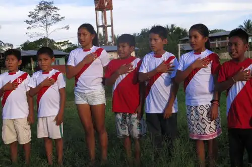 Niños yines apoyan a deportistas peruanos que compiten en los Juegos Panamericanos Lima 2019 cantando el himno nacional en su lengua nativa. ANDINA/Difusión