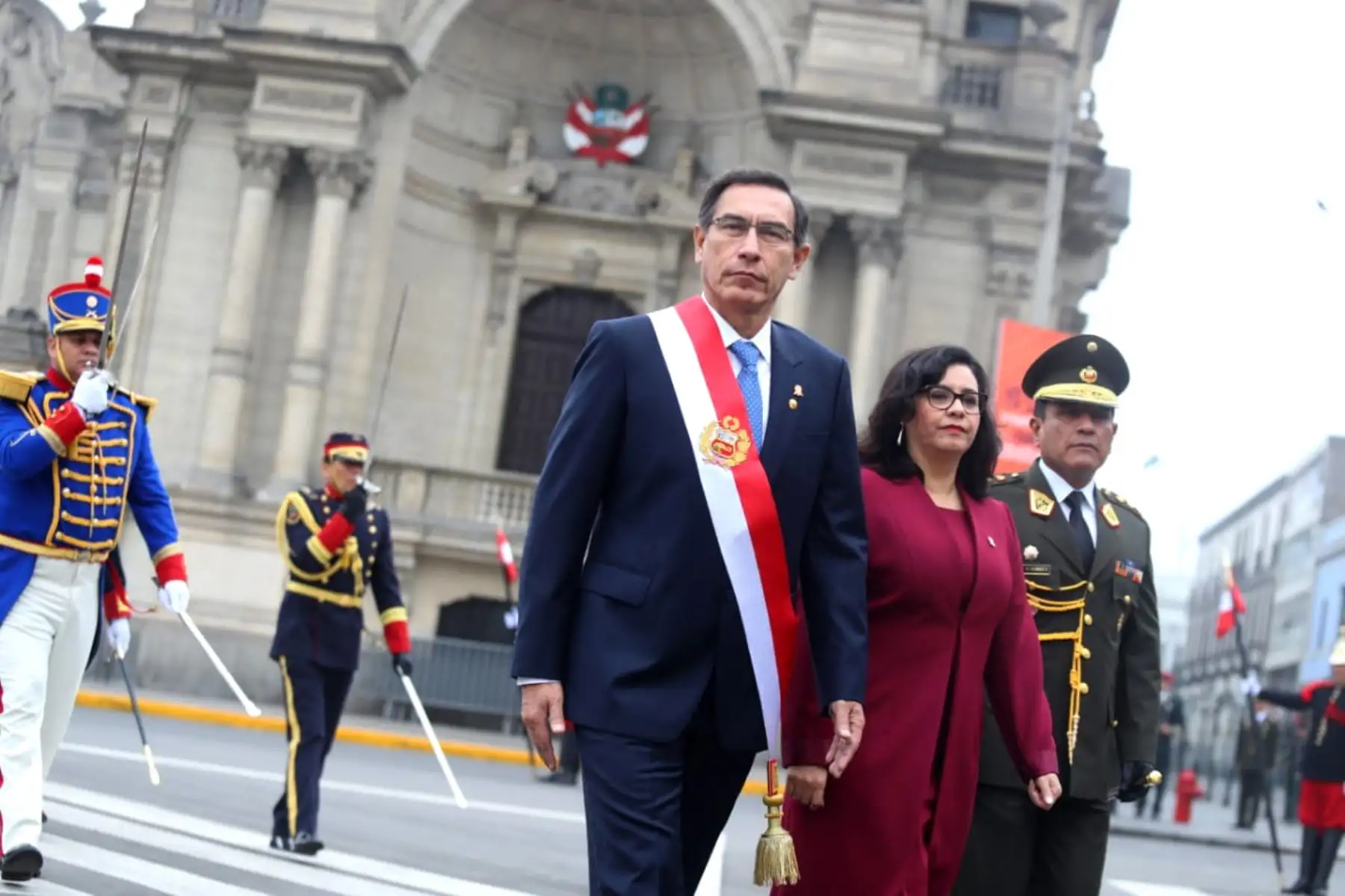 Presidente Martín Vizcarra, junto a la primera dama, Maribel Díaz, asiste a la misa solemne y tedeum por el 198.° aniversario de la Independencia del Perú.Foto:ANDINA/Presidencia