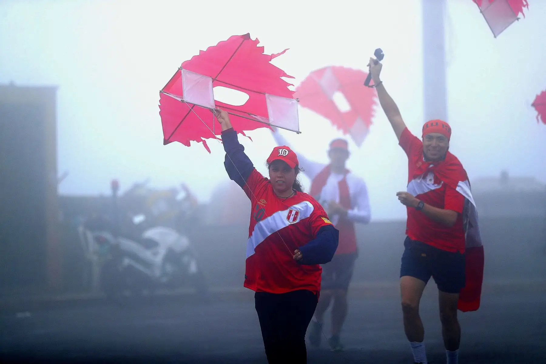 Más de un centenar de atletas de Lima suben al cerro San Cristóbal por Fiestas Patrias. Foto: ANDINA/Josue Ramos