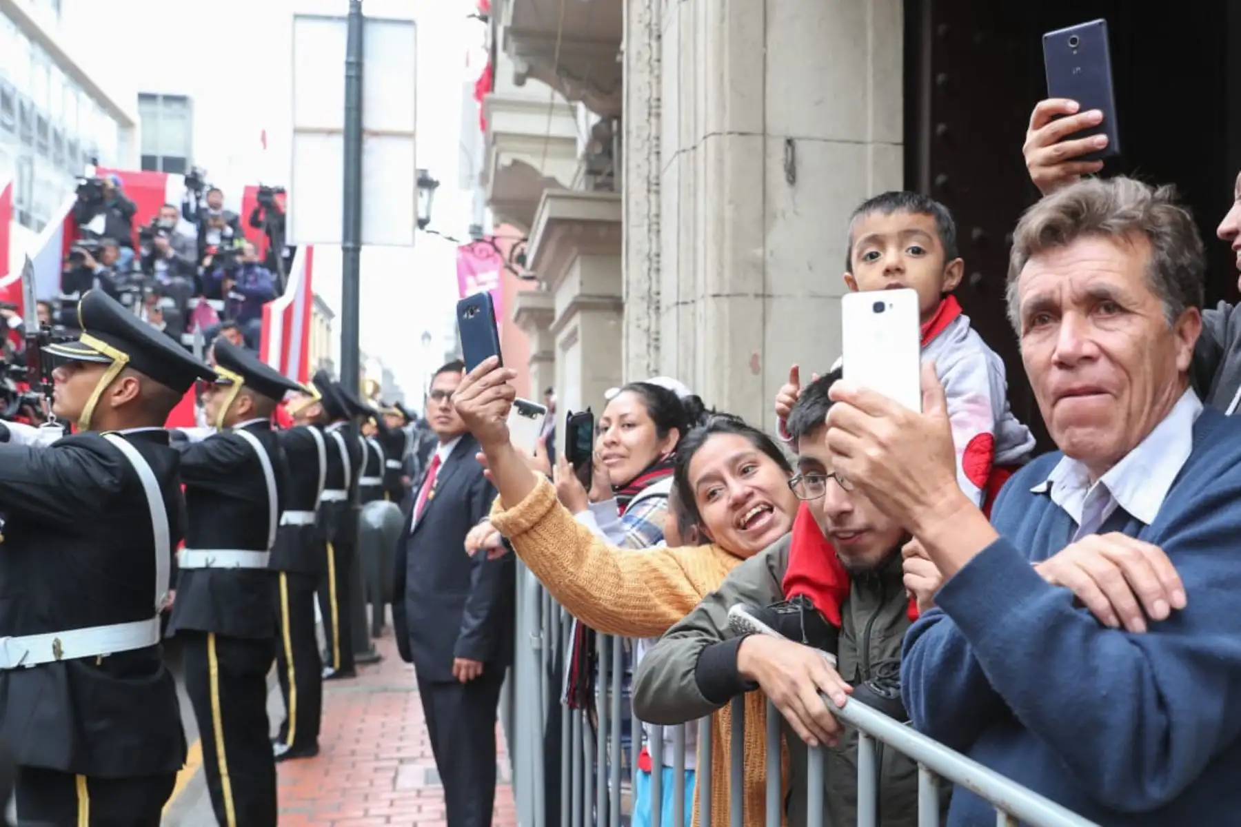 Estampas durante el mensaje del Presidente de la República, Martín Vizcarra.
Foto: ANDINA/Prensa Presidencia