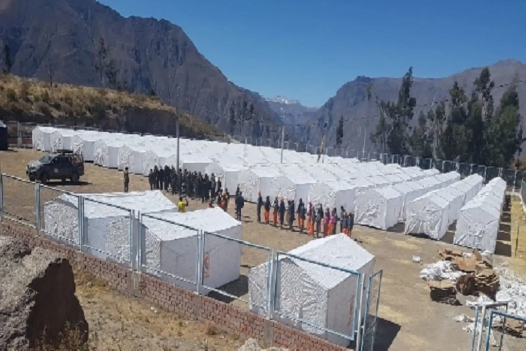 Como medida de prevención ante el proceso eruptivo del volcán Ubinas, ubicado en Moquegua, desde el lunes 2 de setiembre se vienen distribuyendo respiradores con filtro y lentes para niños y adultos en los albergues de Anascapa, Tonohaya, San Carlos de Tite, Phara y SacohayaANDINA/Difusión