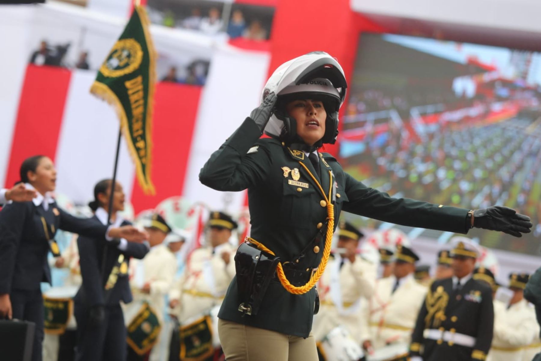 Policía Nacional Rinde Homenaje Al Perú En Desfile Cívico Militar