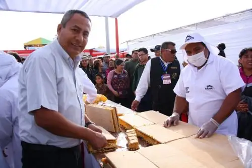 Miles de asistentes a la Feria Cultural, Turística y Empresarial de Lambayeque degustaron tradicional king kong.