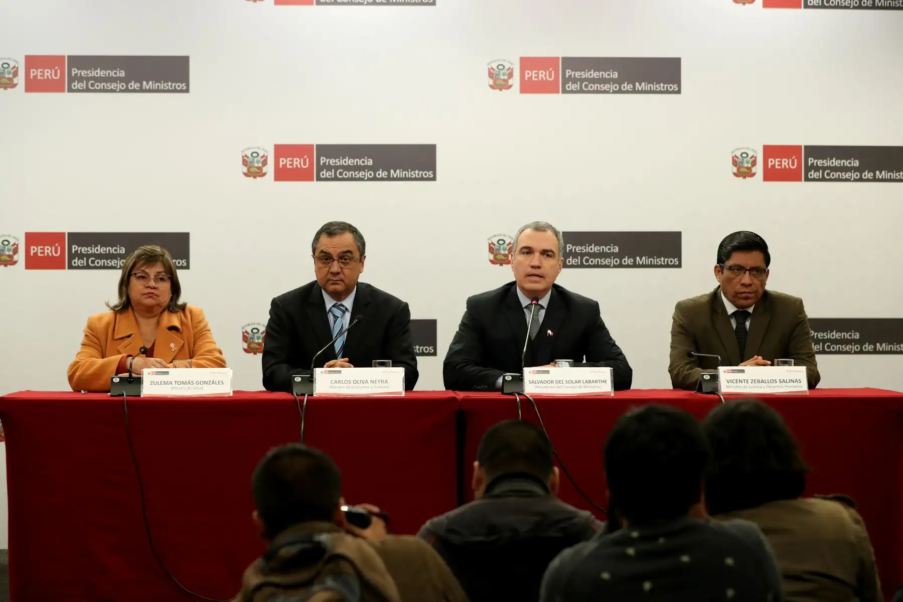Presidente del Consejo de Ministros, Salvador del Solar brindó conferencia de prensa sobre la propuesta de proyecto de ley para adelantar elecciones generales, junto a titulares de los ministerios de Justicia, Economía y Salud
Foto: PCM