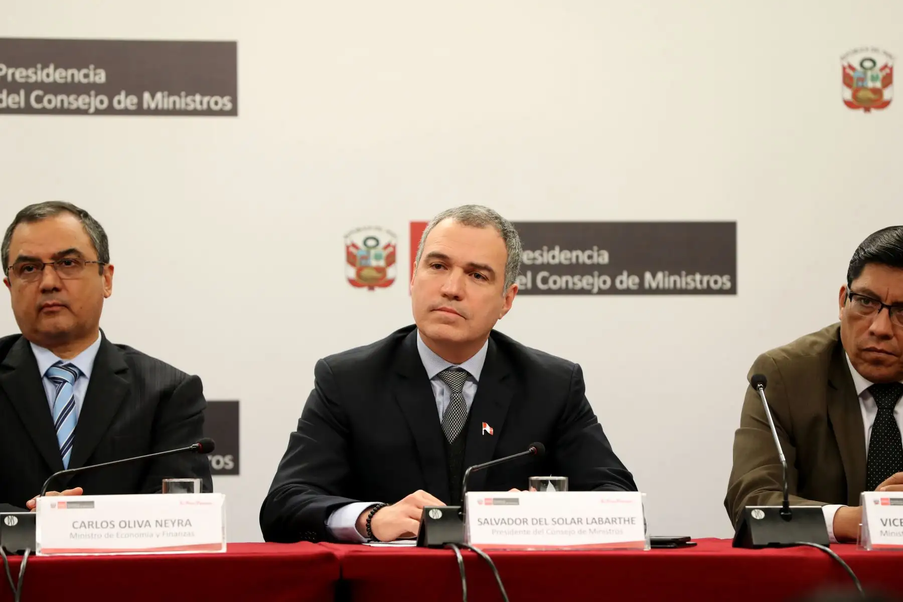 Presidente del Consejo de Ministros, Salvador del Solar brindó conferencia de prensa sobre la propuesta de proyecto de ley para adelantar elecciones generales, junto a titulares de los ministerios de Justicia, Economía y Salud
Foto: PCM