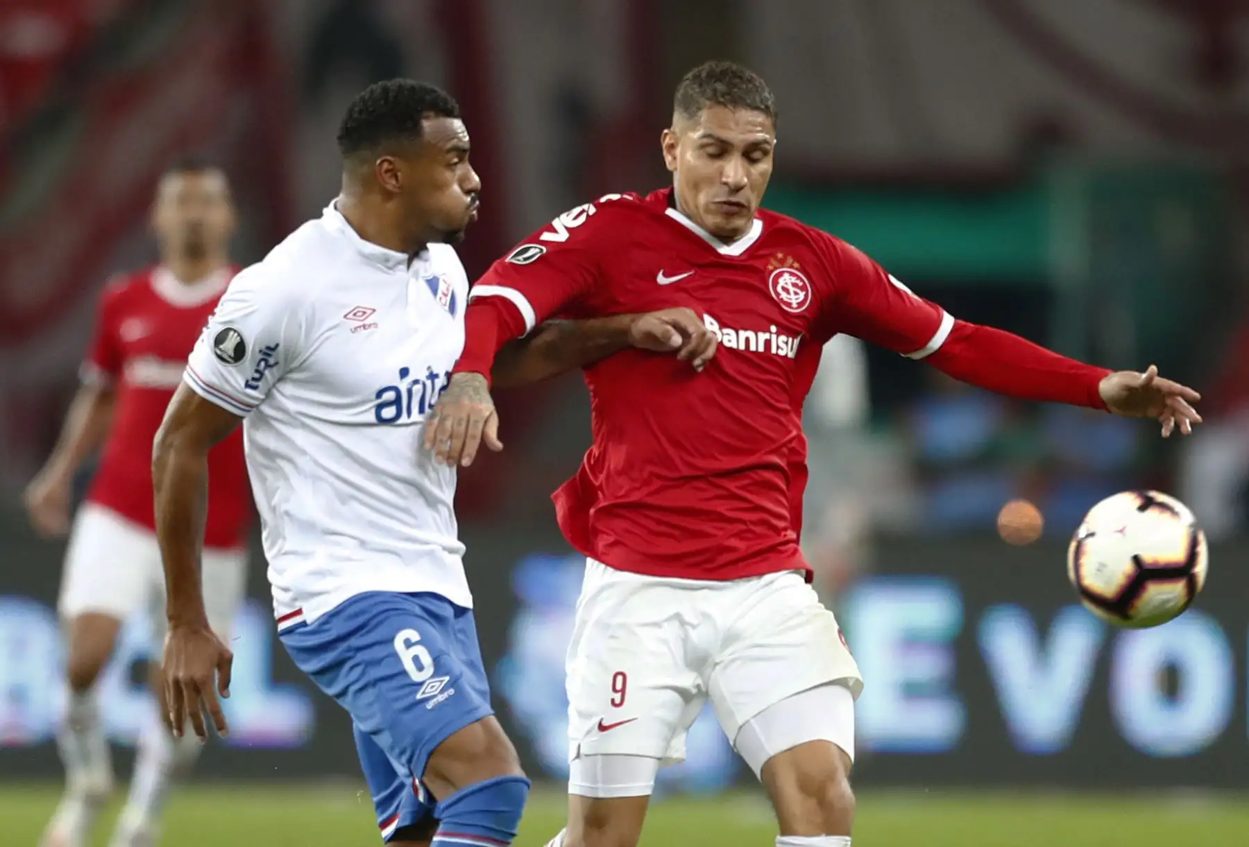Matias Zunino (L) de Urugay