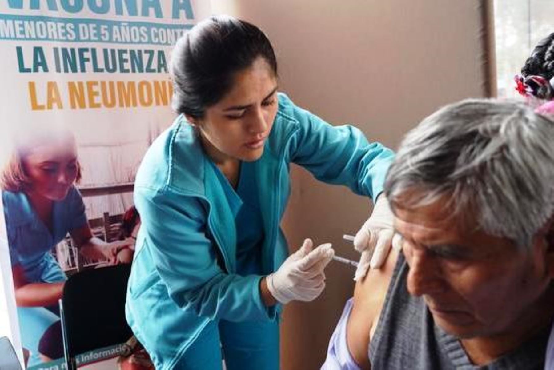 Vacunación a tiempo puede evitar la neumonía a adultos mayores. Foto: ANDINA/Difusión