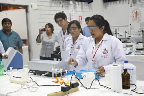 Laboratorio clínico. Foto: Minedu