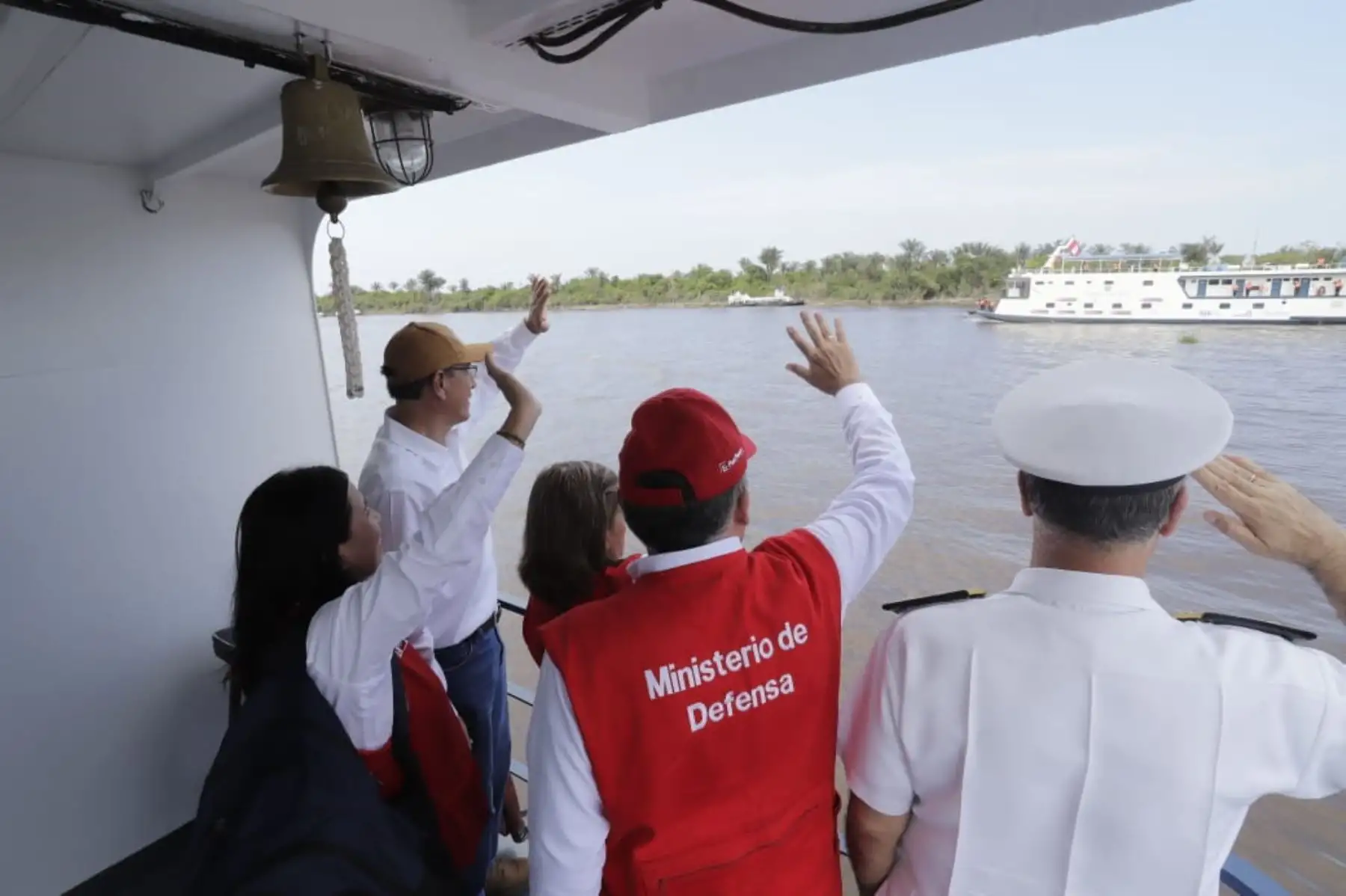 Presidente de la República,Martín Vizcarra,participa en el Zarpe de la tercera Campaña de las Plataformas Itinerantes de Acción Social (PIAS) y Buques Auxiliares de la 
naval del Perú, que llevan los servicios del Estado a compatriotas en las zonas más alejadas de la Amazonía.Foto: ANDINA/Prensa Presidencia