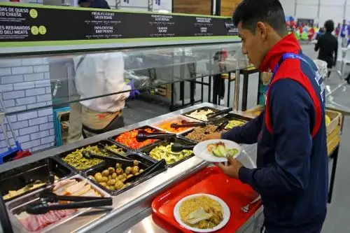 Atletas alojados en la Villa Panamericana han probado cebiche, lomo saltado y lo mejor de nuestros postres. Foto: Facebook/Lima2019.