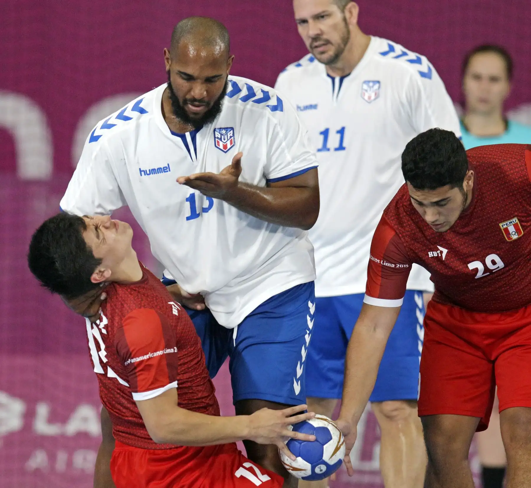 Perú enfrentó a Puerto Rico en la disciplina de balonmano en el Polideportivo 1 de la Videna. Foto: ANDINA/ Lima 2019