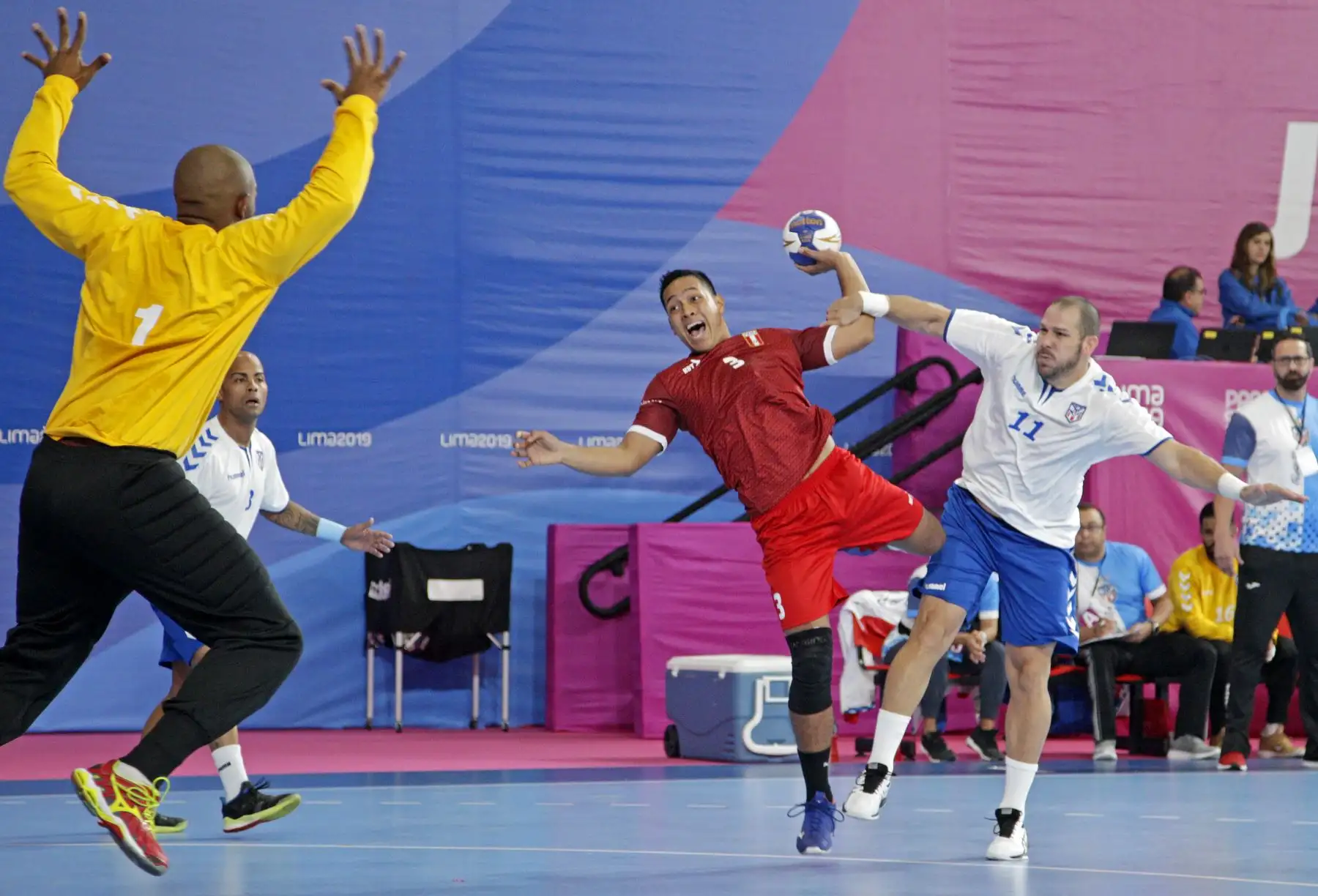 Perú enfrentó a Puerto Rico en la disciplina de balonmano en el Polideportivo 1 de la Videna. Foto: ANDINA/ Lima 2019