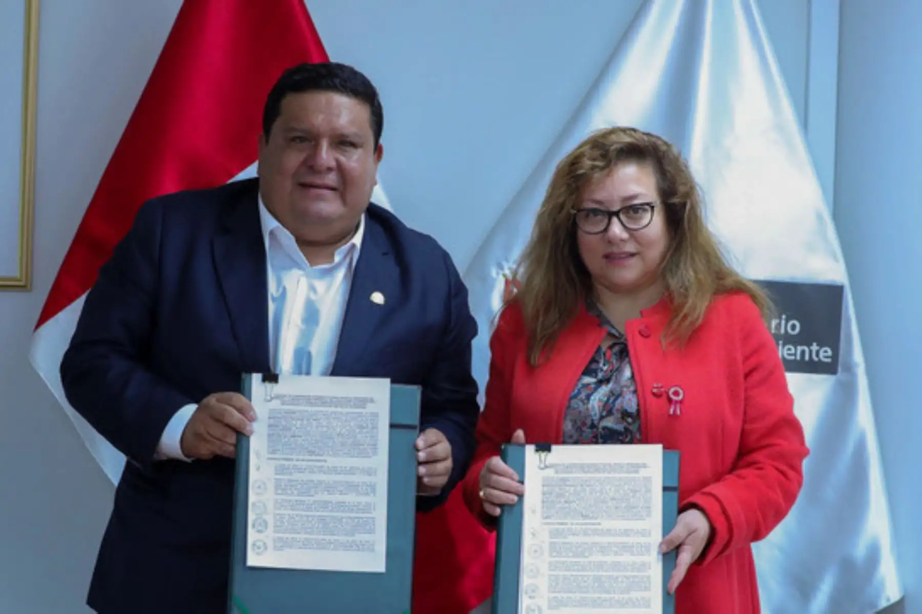 En mérito a convenio de cooperación interinstitucional suscrito entre el Minam y la Municipalidad Provincial del Santa se construirá una celda transitoria para la adecuada gestión de los residuos sólidos.