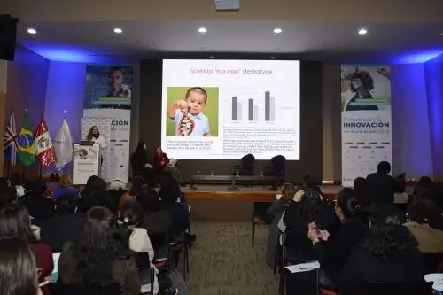 Elizabeth Pollitzer, directora de Portia Foto: Concytec.