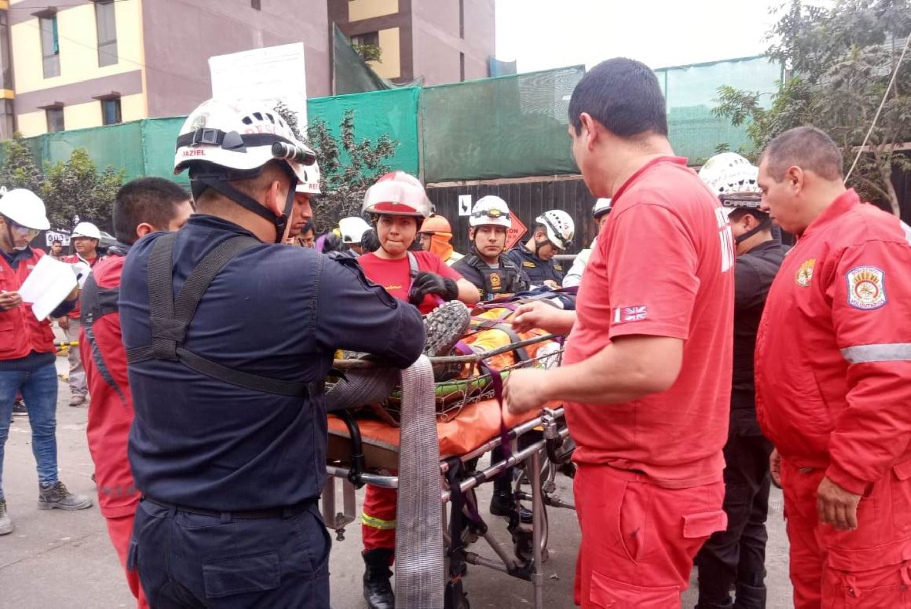 Cercado de Lima: dos muertos y 10 heridos deja caída de grúa en obra. Foto: ANDINA/Radio Nacional.