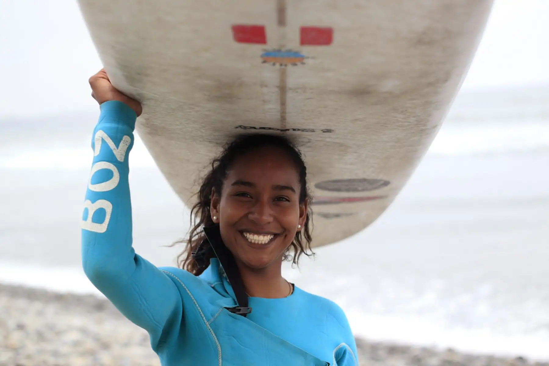 Surfista Mafer Reyes sigue brillando y asegura la medalla 14 en los Juegos Panamericanos Lima 2019.
Foto: Lima 2019