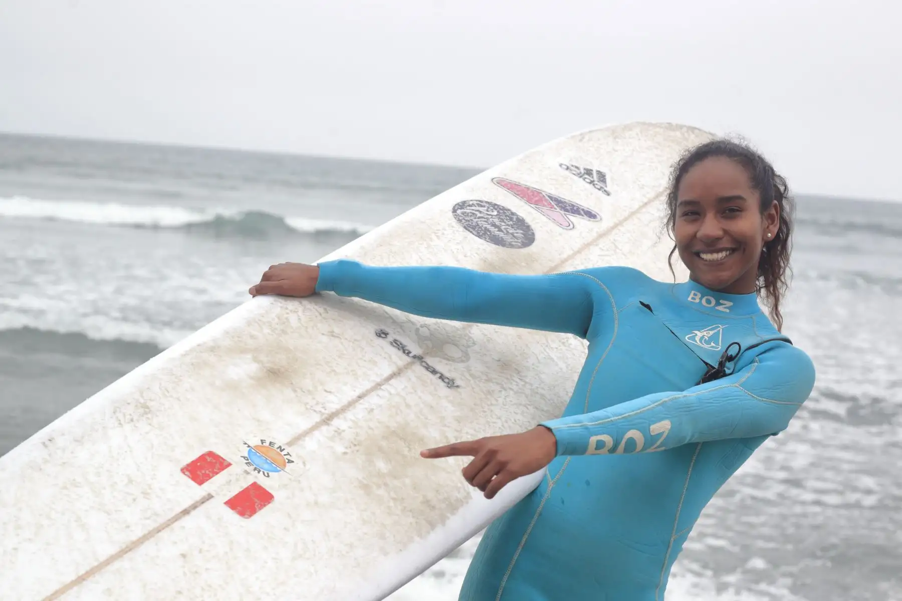 Surfista Mafer Reyes sigue brillando y asegura la medalla 14 en los Juegos Panamericanos Lima 2019.
Foto: Lima 2019