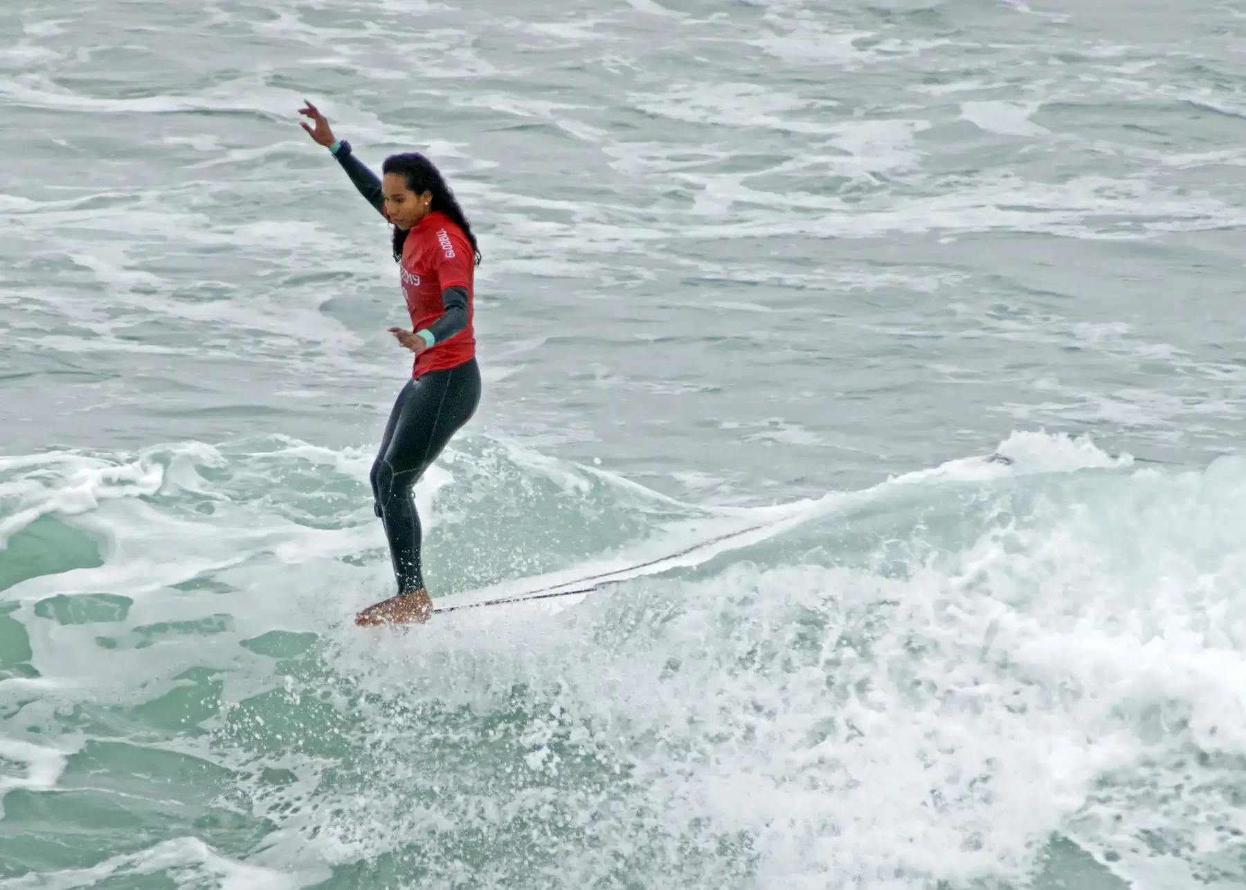 Surfista Mafer Reyes sigue brillando y asegura la medalla 14 en los Juegos Panamericanos Lima 2019.
Foto: Lima 2019