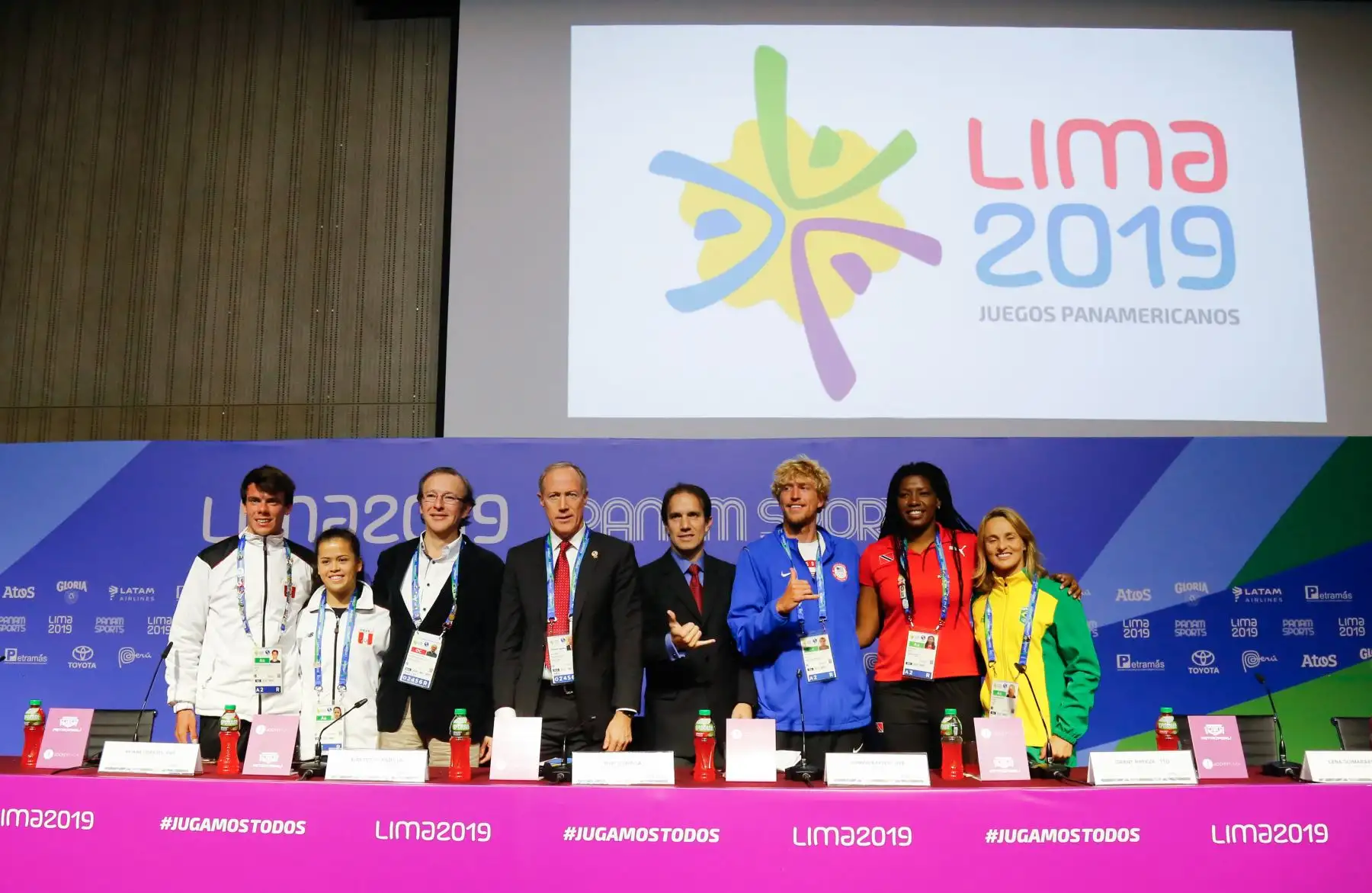 El Presidente de Panam Sports, Neven Ilic, el director general de los Juegos Panamericanos, Alberto Valenzuela y destacados atletas nacionales e internacionales  participan de la reunión informativa de los Juegos Panamericanos Lima 2019.
Foto: Lima 2019