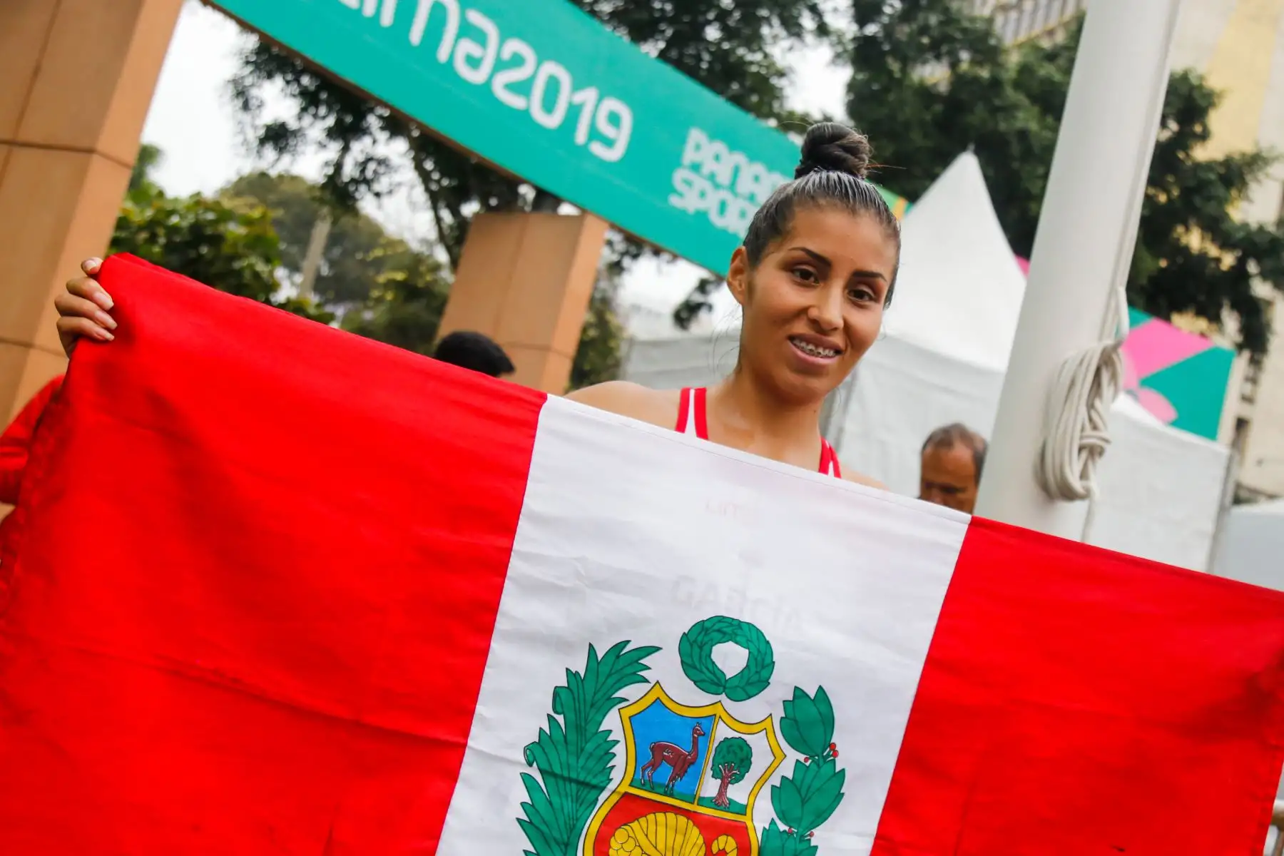 Kimberly García gana medalla de plata en Marcha Femenina 20K.
Foto: AFP