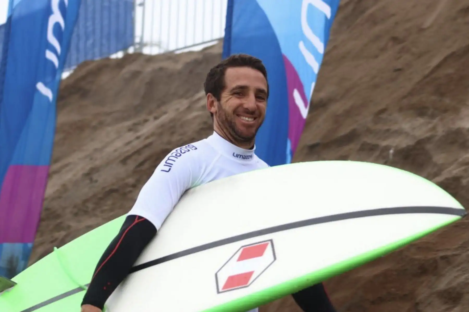 Jornada exitosa para el Surf en los Juegos Panamericanos Lima 2019.Tamil Martino pasa a la final para luchar la presea de Oro.
Foto: Comité Olimpico Peruano