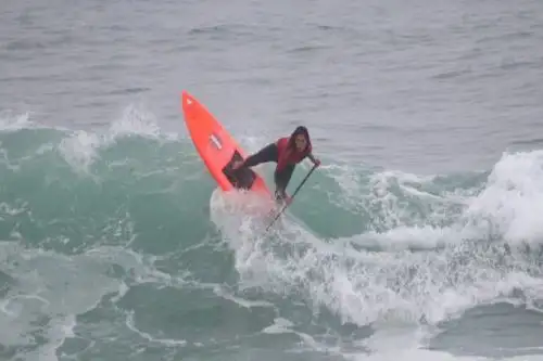 Vania Torres suma otra medalla de plata para el equipo de surf. Foto: Twitter/@COP_Peru